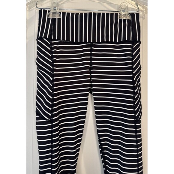 Athleta Leggings BLACK WHITE Stripe Contender 7/8 Tight Powerlift Pockets Sz XS - Picture 2 of 12